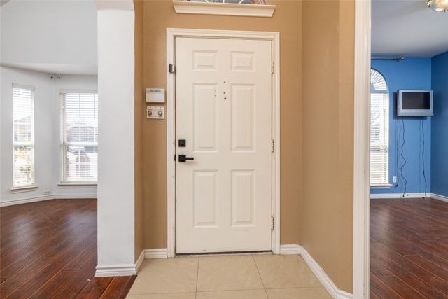 111 Ithaca Court, Arlington, TX 76002