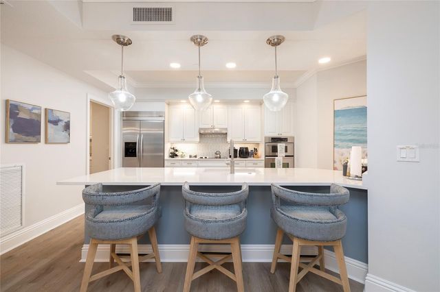 11 BAYMONT STREET 505, Clearwater Beach, FL 33767