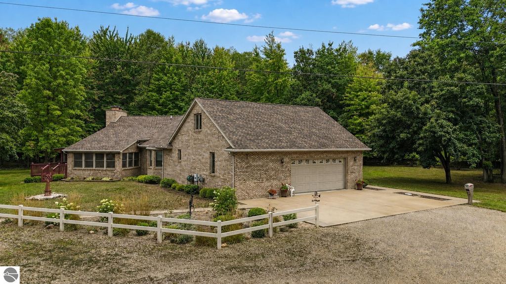 Image 2 of property listing at 5785 W Isabella Road, Mt Pleasant, MI 48858