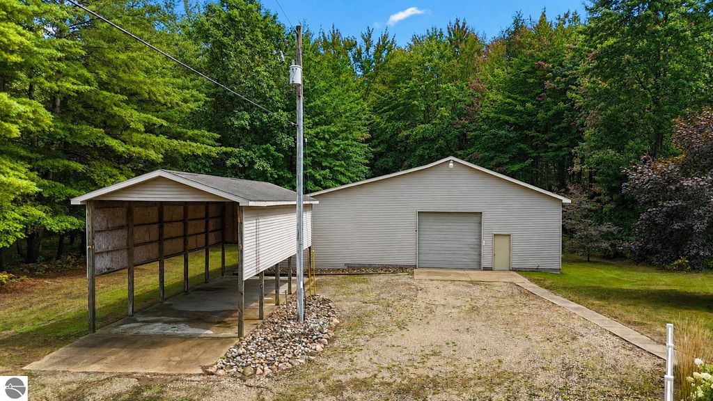 Image 3 of property listing at 5785 W Isabella Road, Mt Pleasant, MI 48858