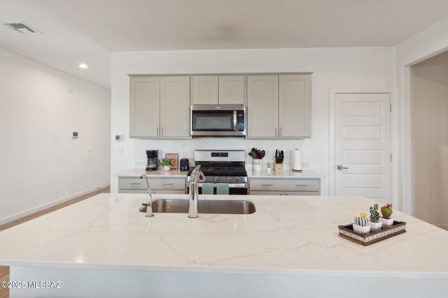 3596 N Kellen Canyon Court, Tucson, AZ 85745