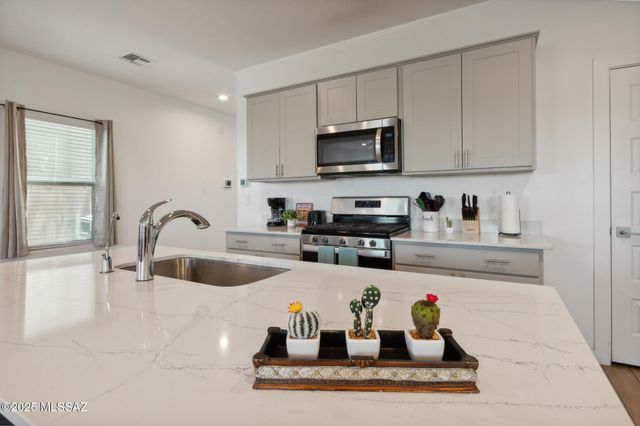 3596 N Kellen Canyon Court, Tucson, AZ 85745
