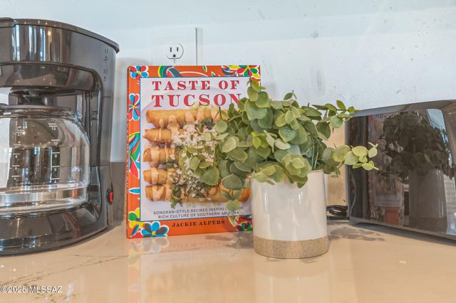 3596 N Kellen Canyon Court, Tucson, AZ 85745