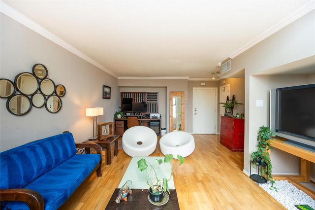 1100 Harvard Street 15, Houston, TX 77008