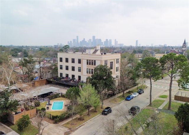 1100 Harvard Street 15, Houston, TX 77008