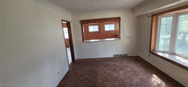 1811 S Green Road, South Euclid, OH 44121