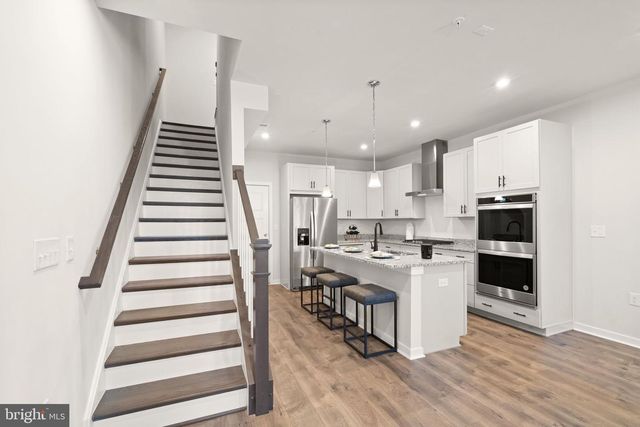 46005 WOODPECKER SQ, Sterling, VA 20165