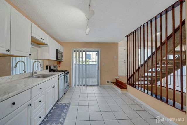 148 Linda Lane, Edison, NJ 08820