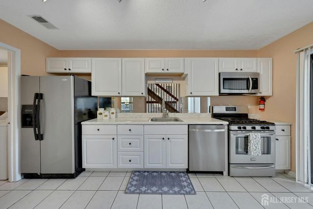 148 Linda Lane, Edison, NJ 08820