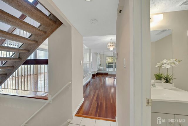 148 Linda Lane, Edison, NJ 08820