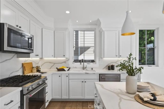 2114 Carnegie Lane C, Redondo Beach, CA 90278
