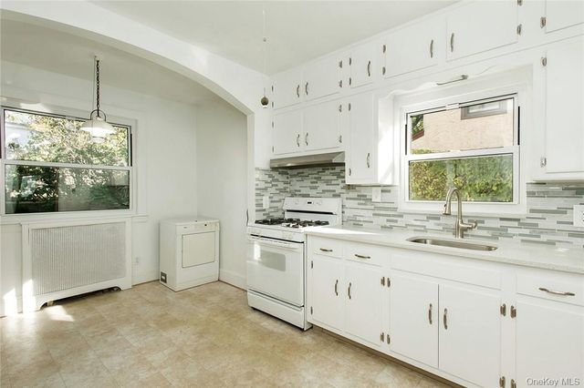 14 Oakridge Place 1, Eastchester, NY 10709