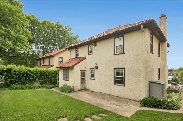 14 Oakridge Place 1, Eastchester, NY 10709