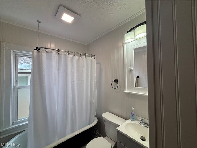 1671 Lincoln Avenue, Lakewood, OH 44107