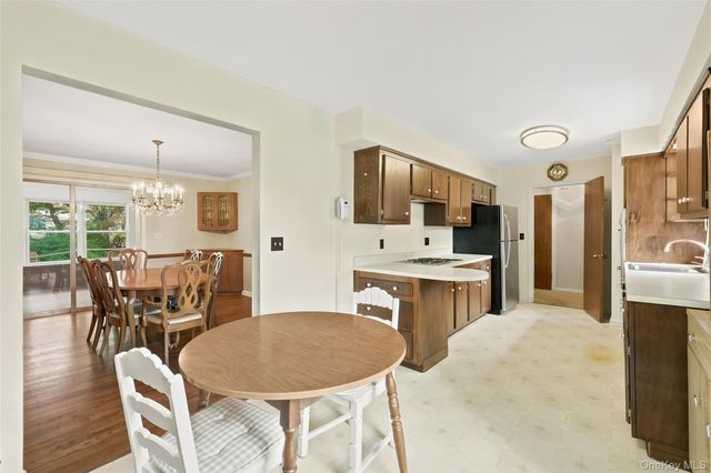 31 Partridge Road, White Plains, NY 10605