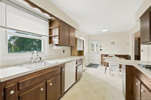 31 Partridge Road, White Plains, NY 10605