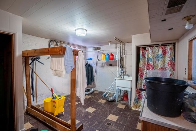 2843 Hawthorne Street, Franklin Park, IL 60131