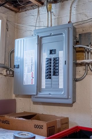 2843 Hawthorne Street, Franklin Park, IL 60131