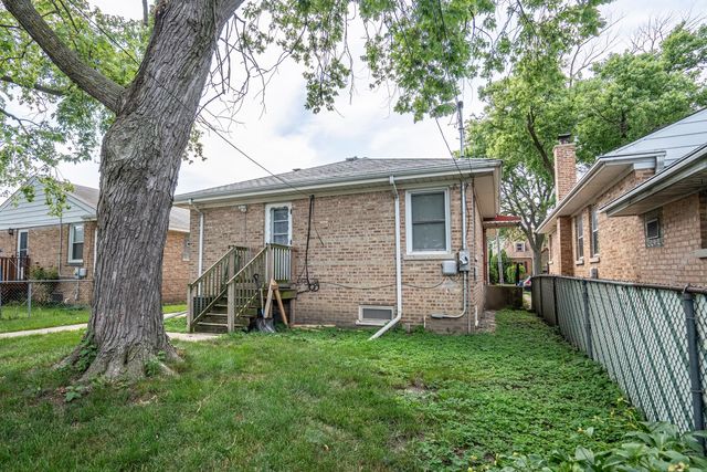 2843 Hawthorne Street, Franklin Park, IL 60131