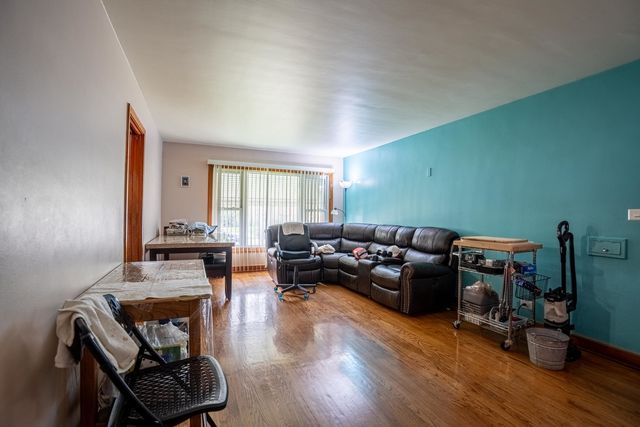 2843 Hawthorne Street, Franklin Park, IL 60131