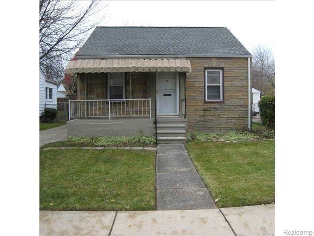 18556 Kenosha Street, Harper Woods, MI 48225