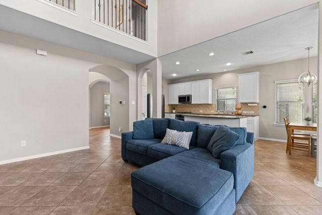 63 W Lasting Spring Circle, The Woodlands, TX 77389