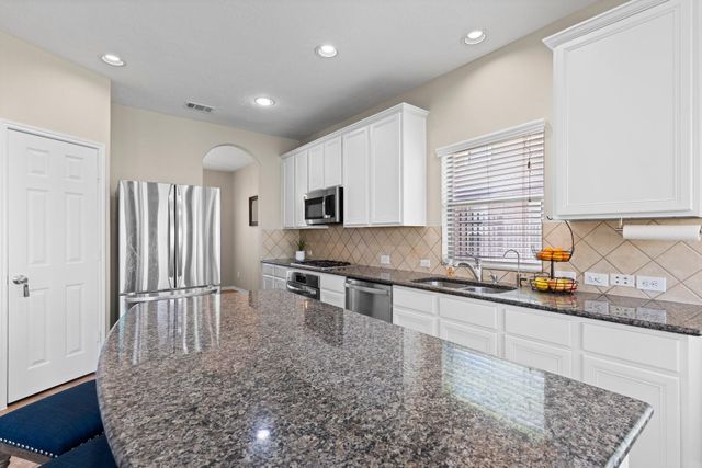 63 W Lasting Spring Circle, The Woodlands, TX 77389