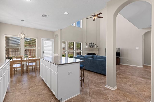 63 W Lasting Spring Circle, The Woodlands, TX 77389