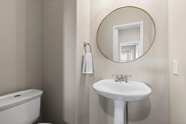 63 W Lasting Spring Circle, The Woodlands, TX 77389