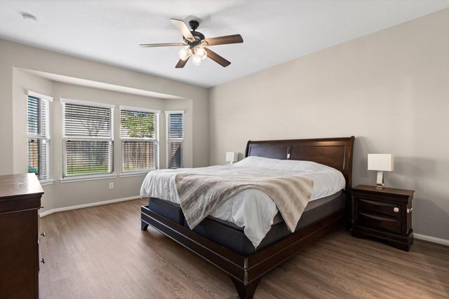 63 W Lasting Spring Circle, The Woodlands, TX 77389