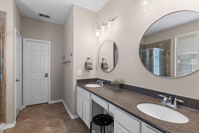 63 W Lasting Spring Circle, The Woodlands, TX 77389