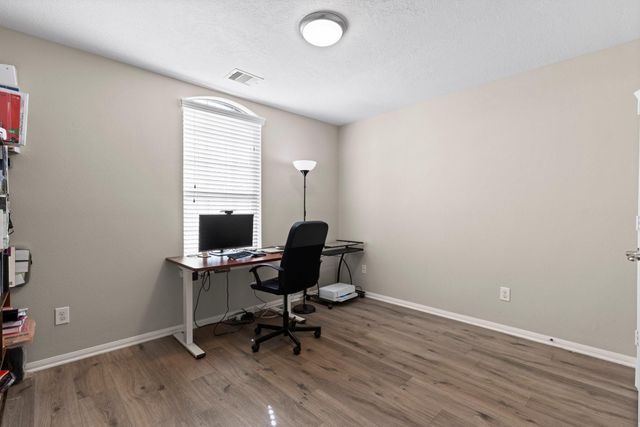 63 W Lasting Spring Circle, The Woodlands, TX 77389