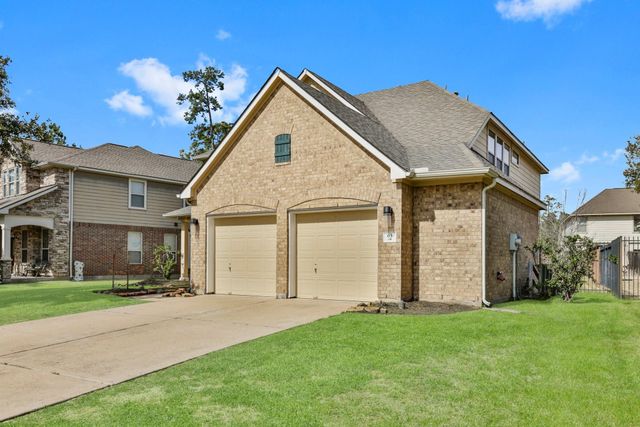 63 W Lasting Spring Circle, The Woodlands, TX 77389