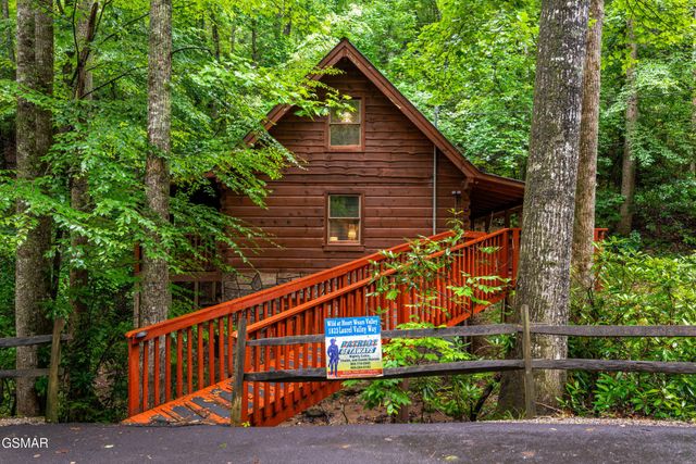 1823 Laurel Valley Way, Sevierville, TN 37862