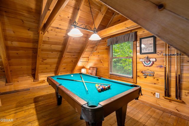 1823 Laurel Valley Way, Sevierville, TN 37862