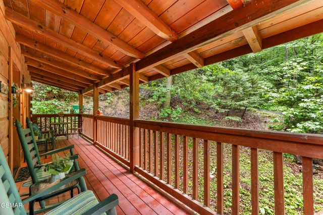 1823 Laurel Valley Way, Sevierville, TN 37862