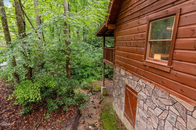 1823 Laurel Valley Way, Sevierville, TN 37862