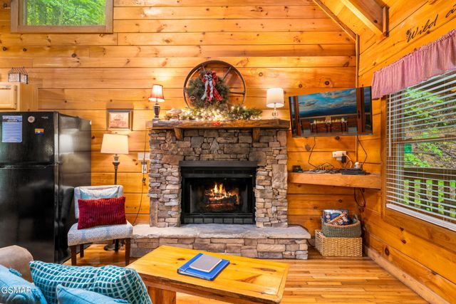 1823 Laurel Valley Way, Sevierville, TN 37862