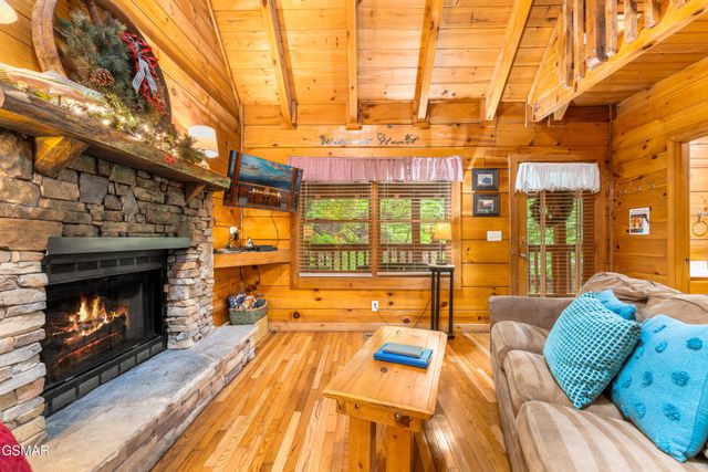 1823 Laurel Valley Way, Sevierville, TN 37862