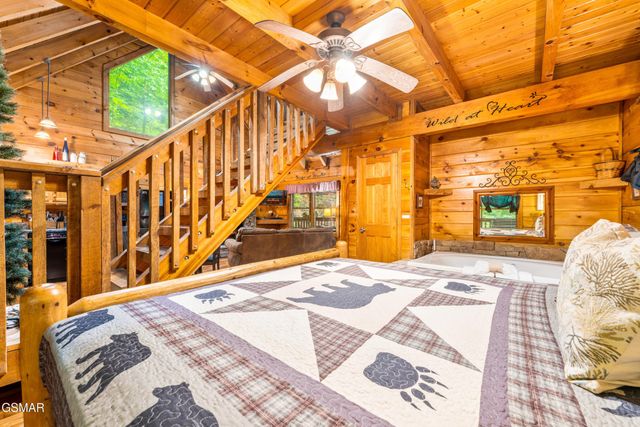 1823 Laurel Valley Way, Sevierville, TN 37862