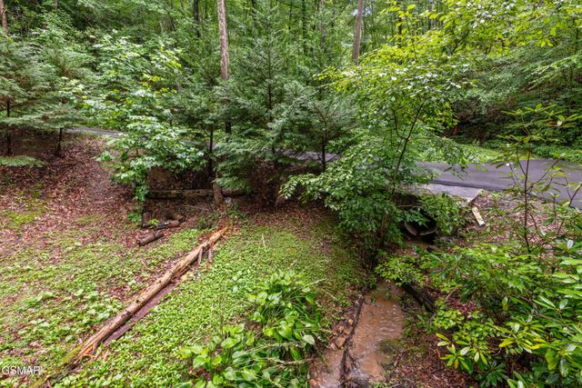 1823 Laurel Valley Way, Sevierville, TN 37862