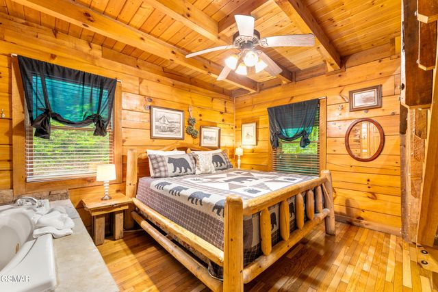 1823 Laurel Valley Way, Sevierville, TN 37862