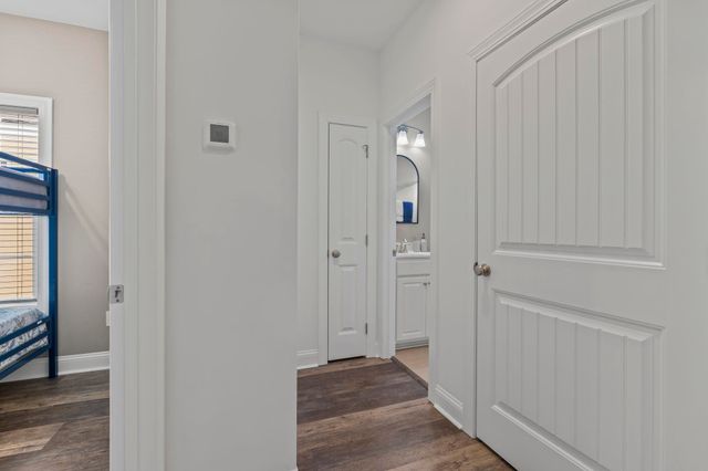 932 Leah Jayne Ln., North Myrtle Beach, SC 29582