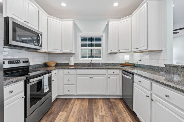 932 Leah Jayne Ln., North Myrtle Beach, SC 29582