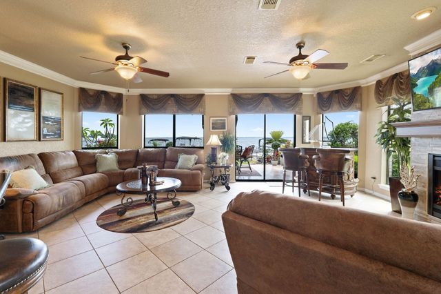 2117 Gunwale Cir Circle, Willis, TX 77318