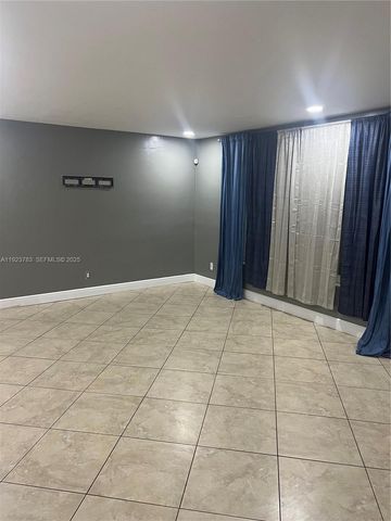 8420 NW 24th Ct 1, Pembroke Pines, FL 33322