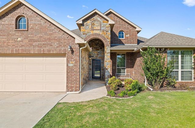 11809 Charleston Way, Yukon, OK 73099