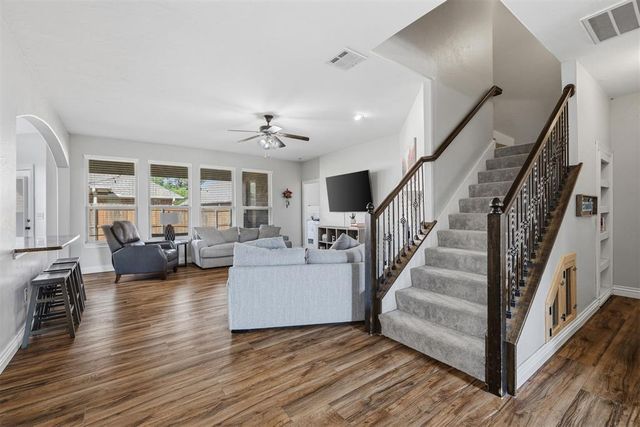 11809 Charleston Way, Yukon, OK 73099