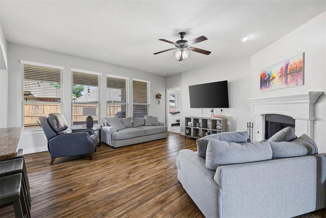 11809 Charleston Way, Yukon, OK 73099