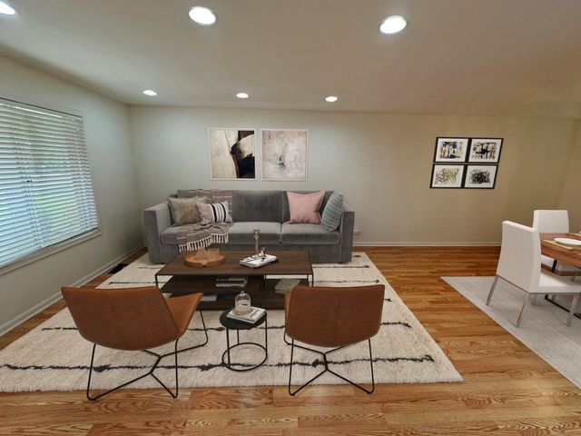208 Autumn Lane, Vernon Hills, IL 60061
